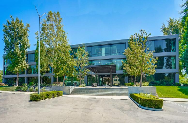 Westlake Corporate Plaza available for companies in Westlake Village