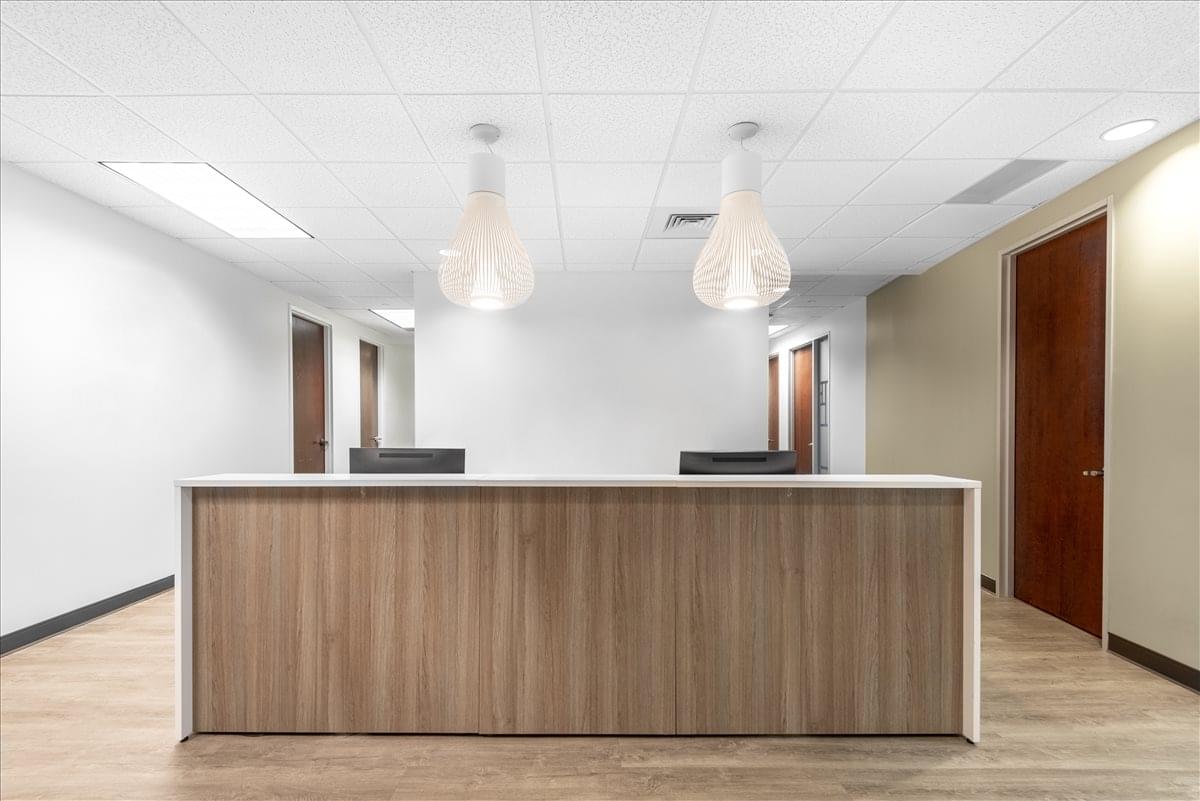 University Executive Park, 301 McCullough Dr Office Space - Charlotte