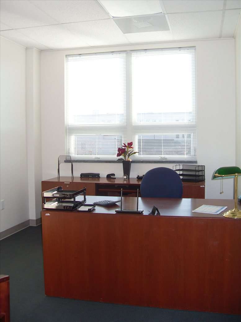 1518 Willow Lawn Dr Office Images