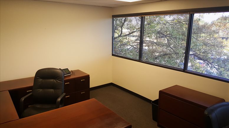 This is a photo of the office space available to rent on Bellerive II Corporate Center, 12747 Olive Blvd, Creve Coeur