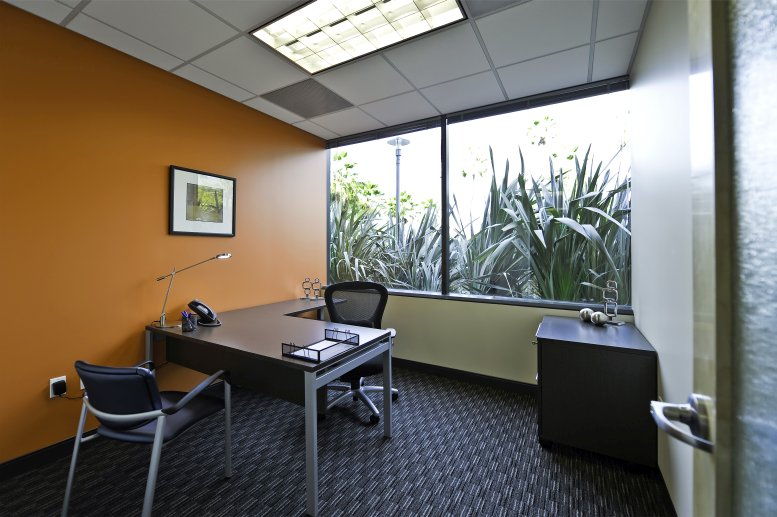 2500 Broadway, Santa Monica Office Images