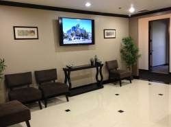 337 Vineyard Ave Office Images