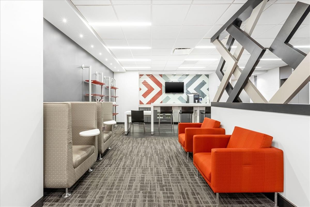 Photo of Office Space on 104 W 40th St, Bryant Park, Garment District, Midtown, Manhattan NYC 