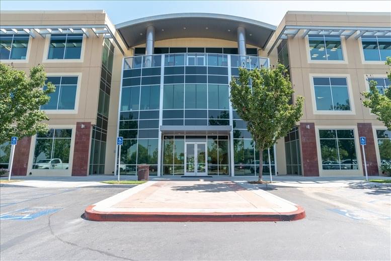 Gateway Plaza available for companies in Santa Clarita