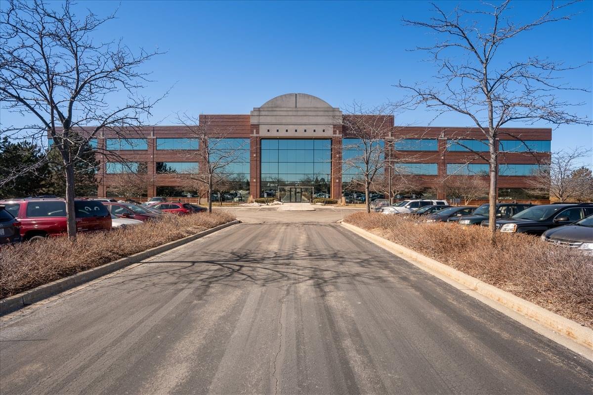 Riverwood Corporate Center I, N19 W24400 Riverwood Dr, Waukesha Office Space - Pewaukee