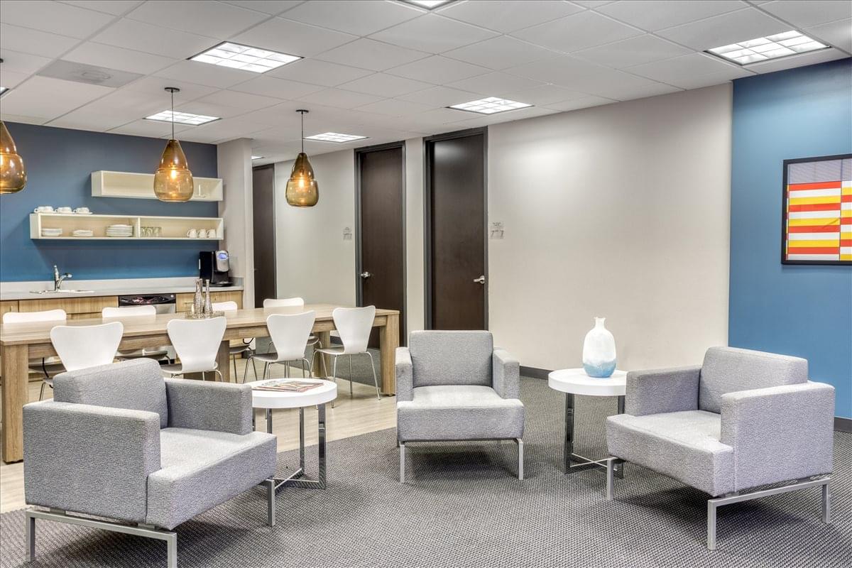 Regions Center, 400 W Capitol Ave, Downtown Little Rock Office Space - Little Rock