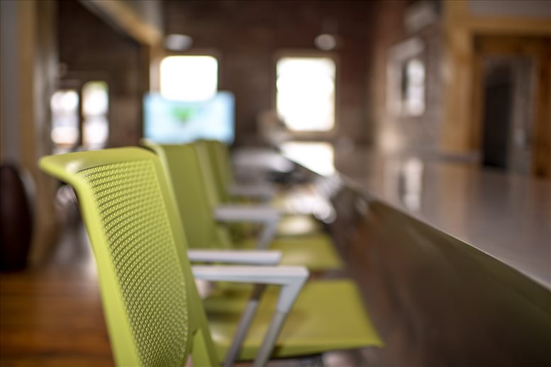 111 W Lewis St Office Images