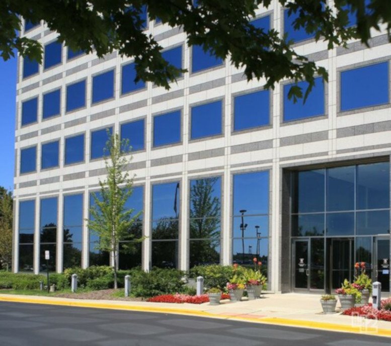 1901 N Roselle Rd, 8th Fl Office Images
