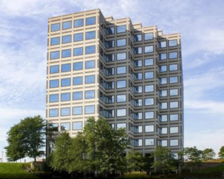 1901 N Roselle Rd, 8th Fl Office Images
