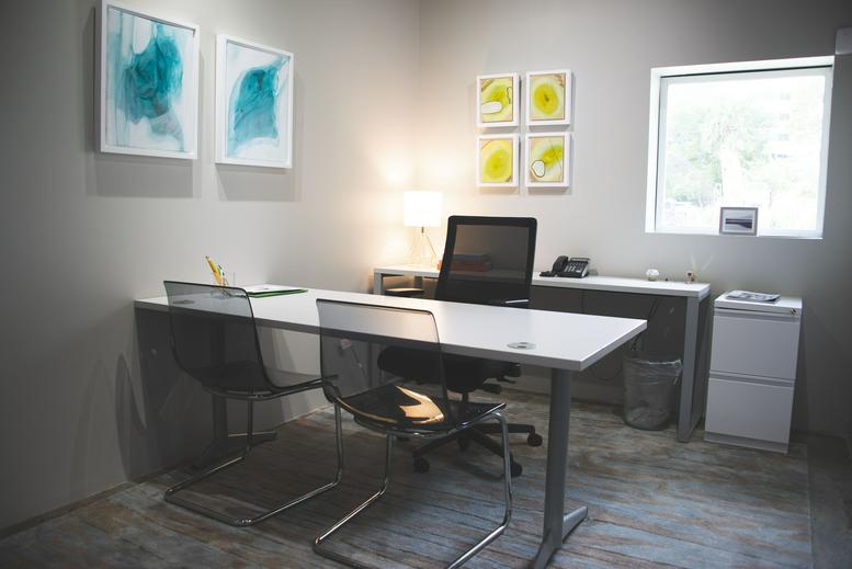 2525 Robinhood Street Office Images