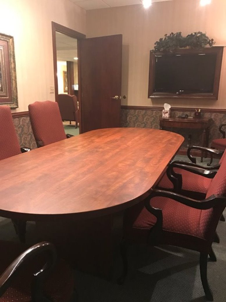 909 N Mayfair Rd, Wauwatosa Office Images
