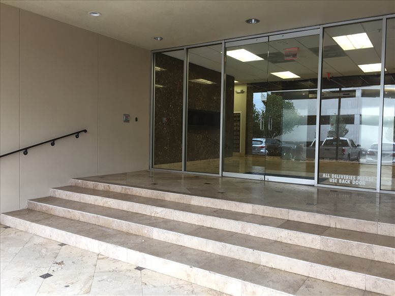 5555 West Loop South available for companies in Bellaire