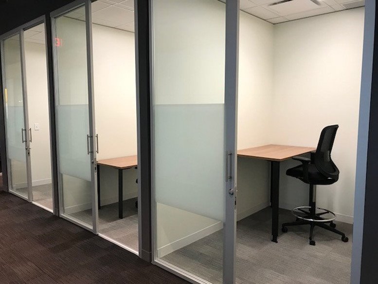 Fifth Third Center, 21 E State St Office Images
