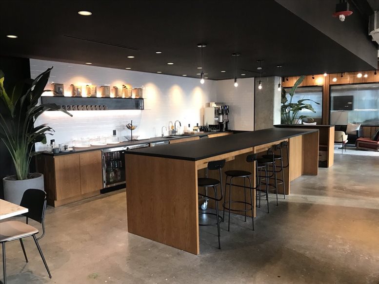 600 W Jackson Blvd Office Images