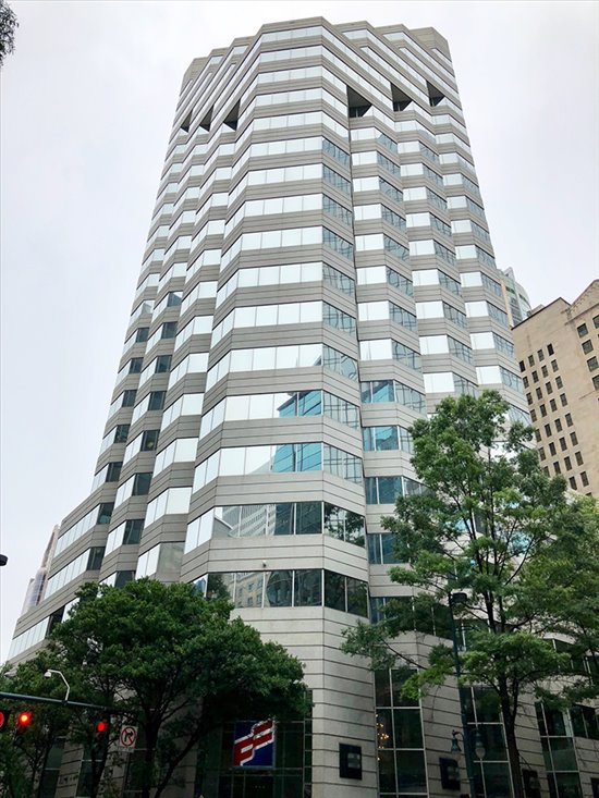 28 S Tryon St available for companies in Charlotte