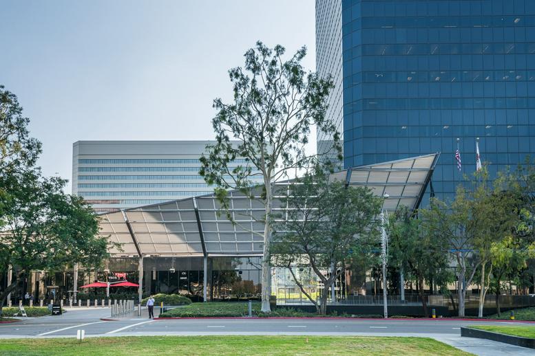 Park Tower available for companies in Costa Mesa