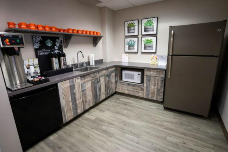 5200 Willson Road, Suite 150 Office Images