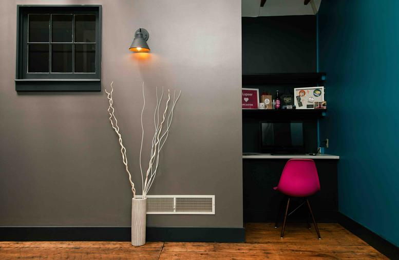 210 West Grant Street Office Images