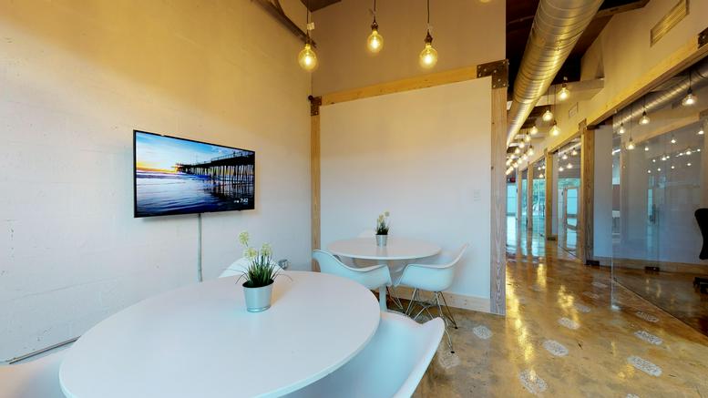 Office for Rent on 142 NW 37th St Miami 