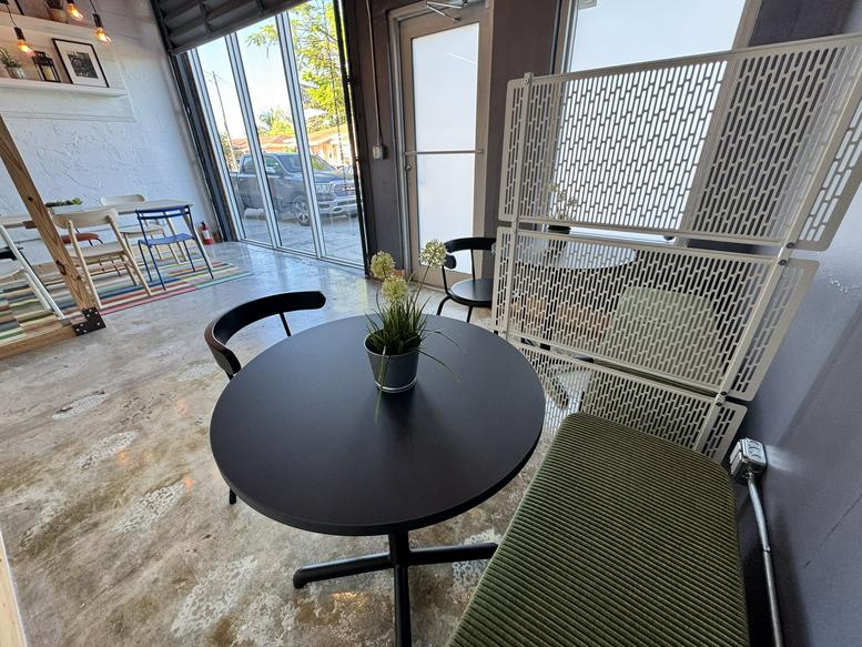 Office for Rent on 142 NW 37th St Miami 