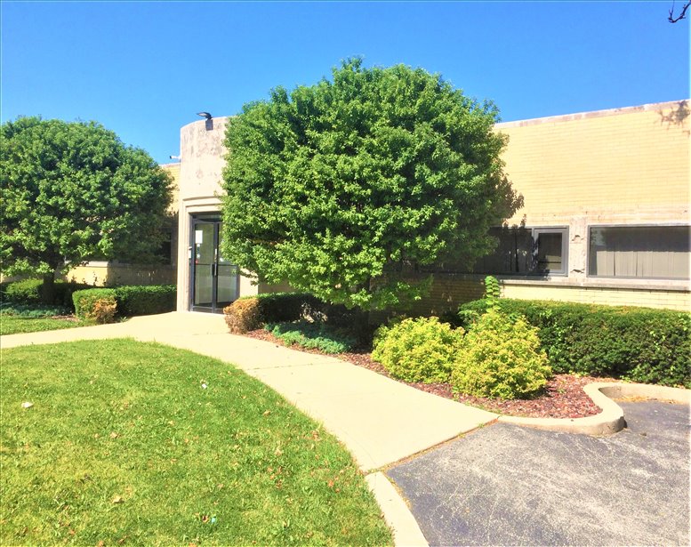 5900 S Archer Rd available for companies in Westchester