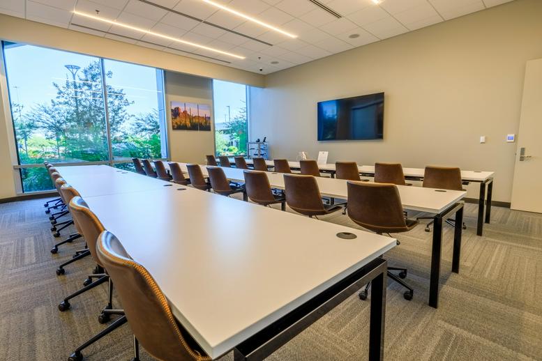 3133 West Frye Road, Suite 101 Office Images