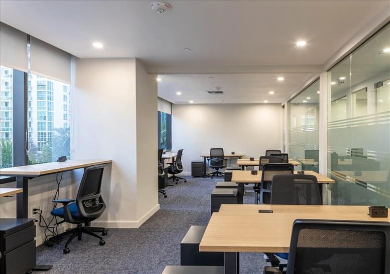 800 Brickell Avenue Office Images