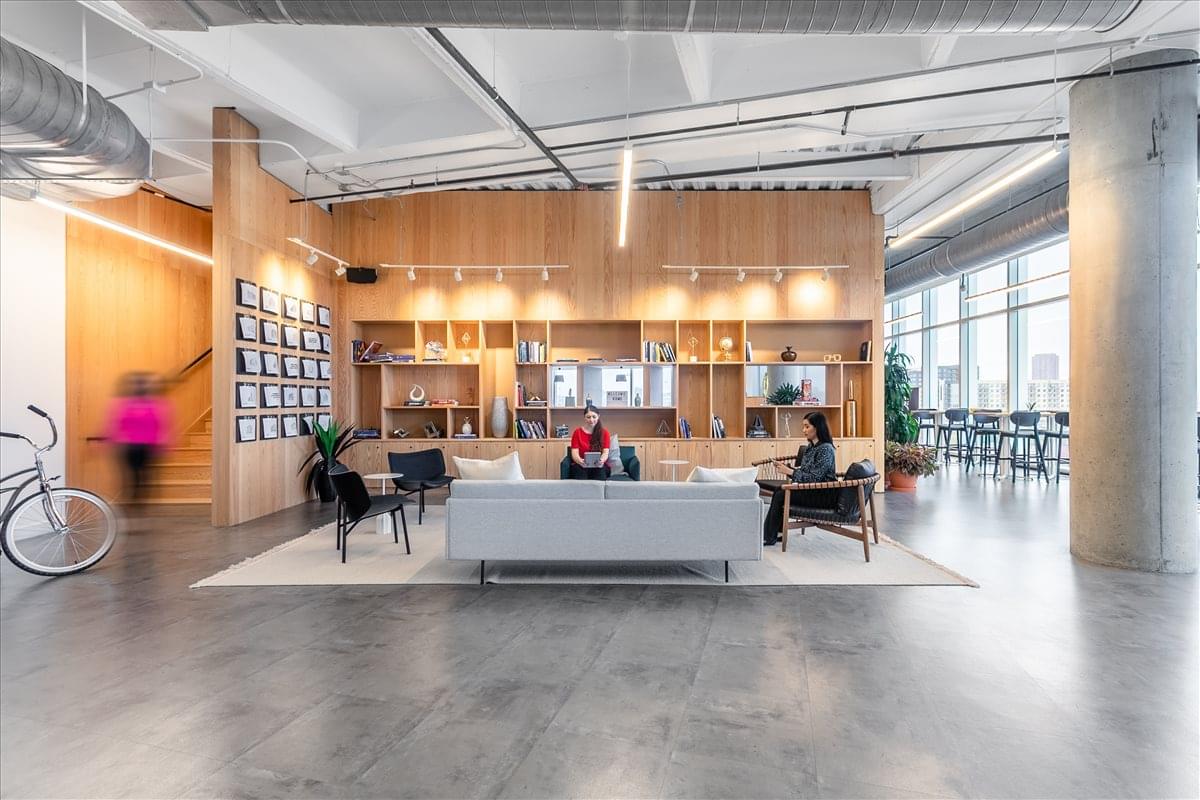2550 Pacific Ave, Dallas Office for Rent in Dallas 