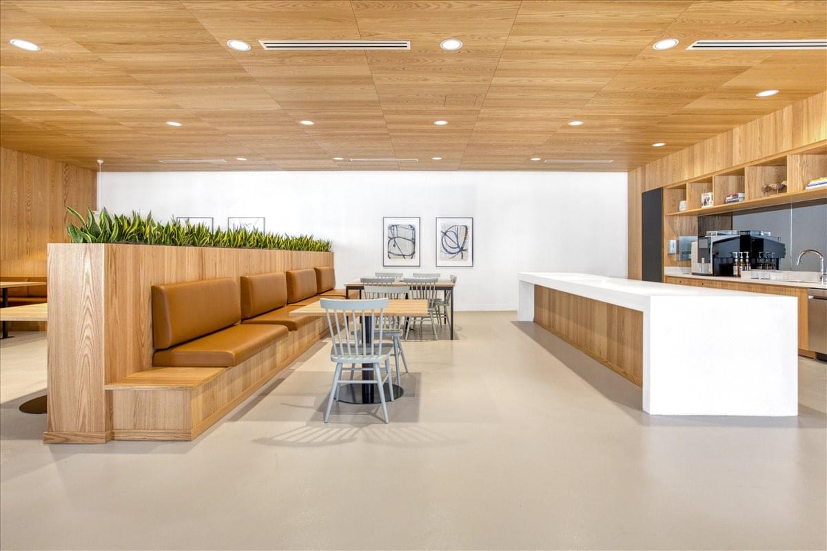 This is a photo of the office space available to rent on One Oxford Centre, 301 Grant St, Pittsburgh