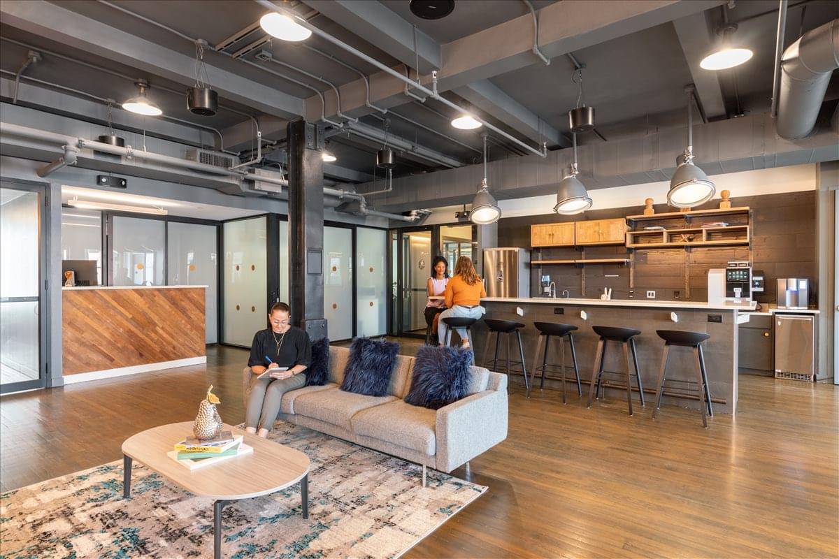 401 Park Avenue S Office Images