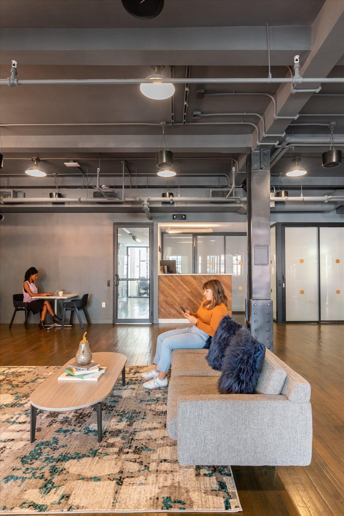 401 Park Avenue S Office Images