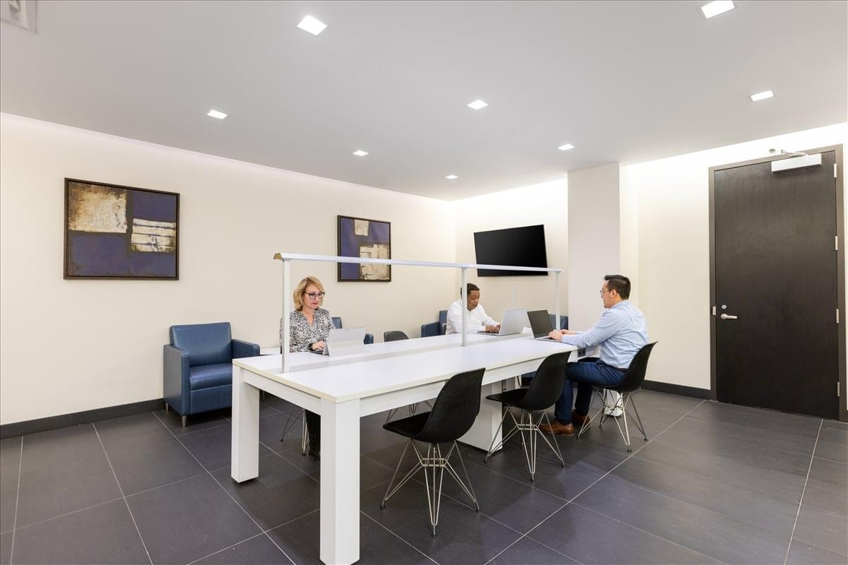 14 Penn Plaza, 225 West 34th Street Office Images