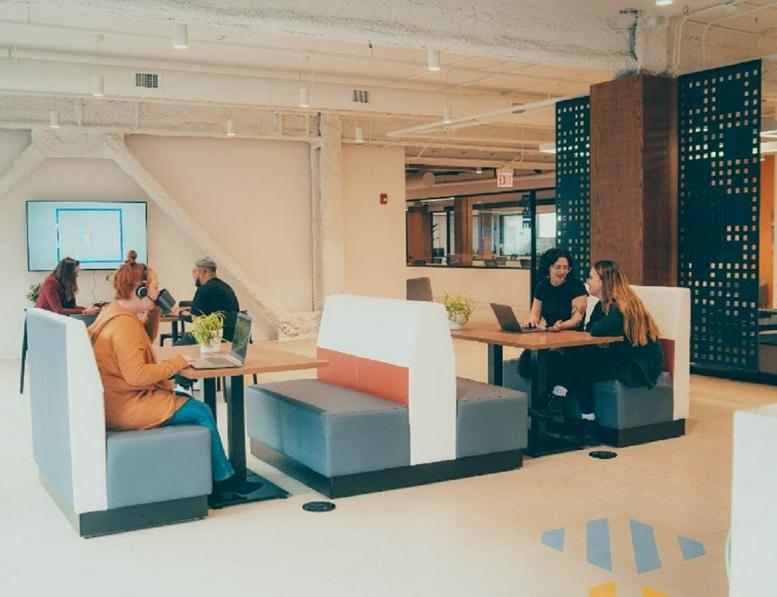 306 West Erie Street Office Images