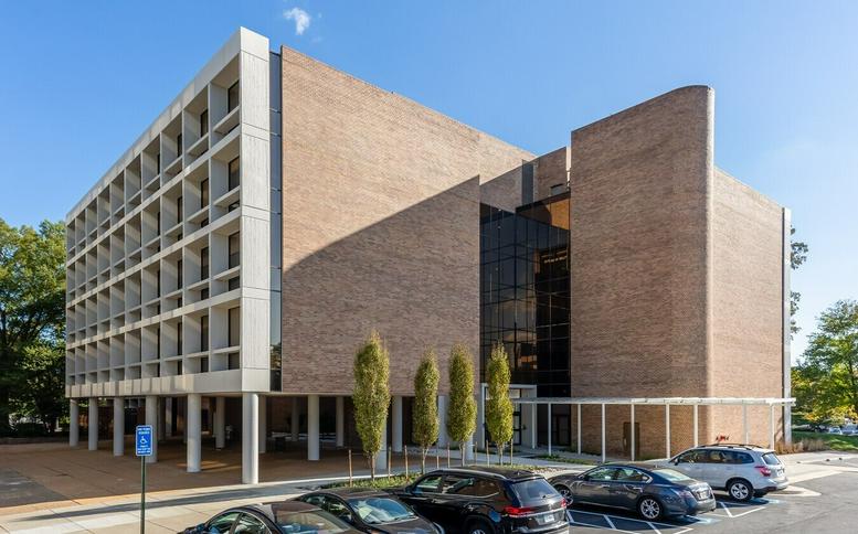 8320 Old Courthouse Road available for companies in Vienna