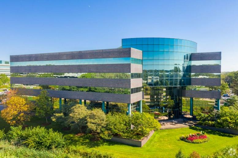 1001 Warrenville Road available for companies in Lisle