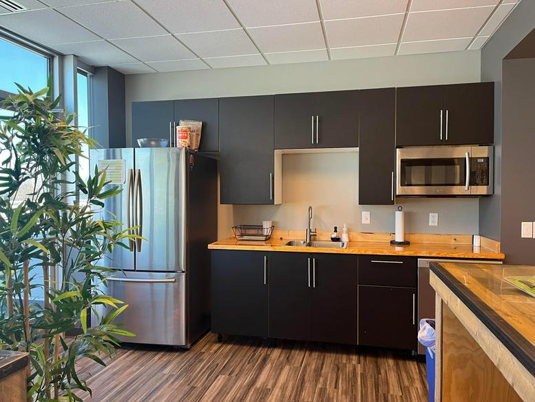 5610 Ward Road, Suite 300 Office Images