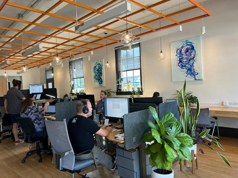 102 Hillsboro Street Office Images