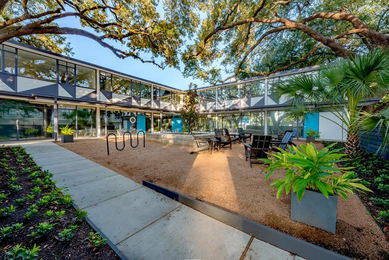 4900 Travis Street Office Images
