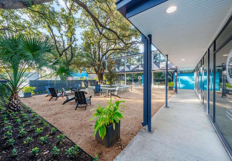 4900 Travis Street Office Images