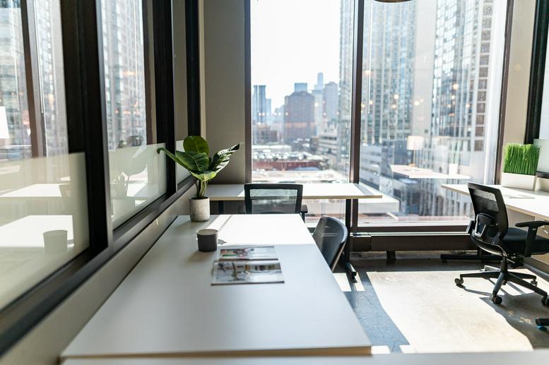 1165 North Clark Street, Suite 700, Gold Coast Office Images