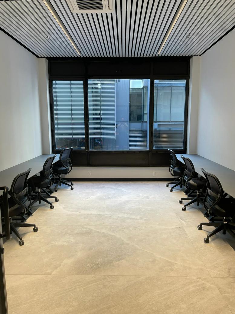 240 West 40th Street Office Images