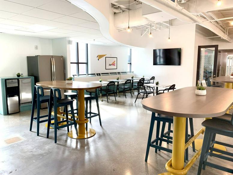 174 Meeting Street available for companies in Charleston
