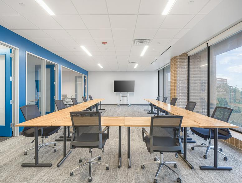 305 East Huntland Drive Office Images