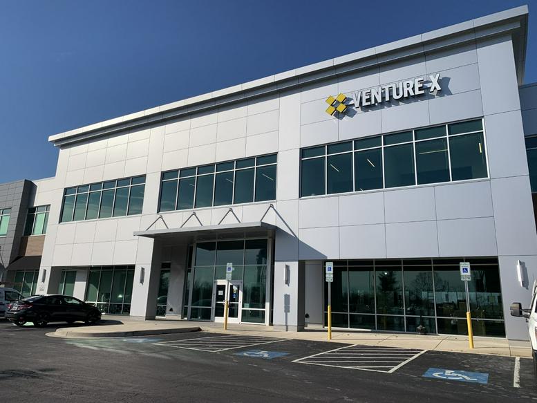 8865 Stanford Boulevard available for companies in Columbia