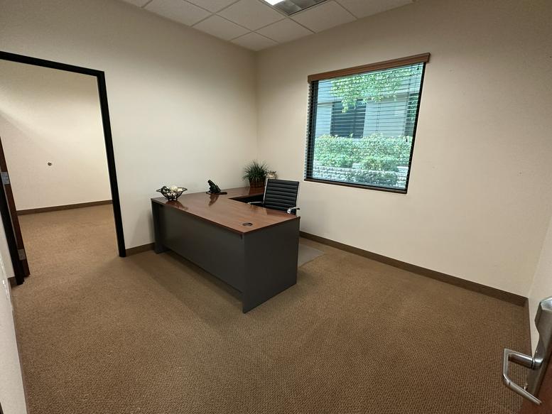 5510 South Fort Apache Road Office Images