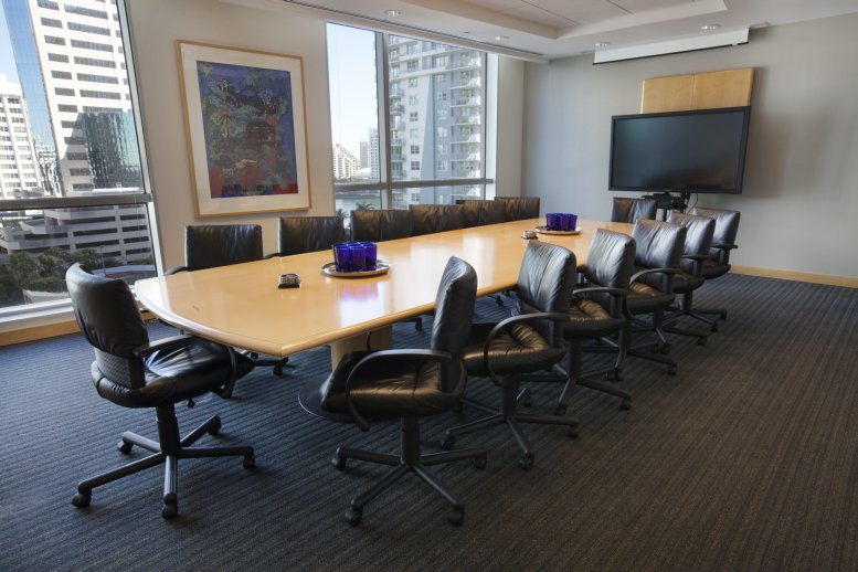 1111 Brickell Ave Office Images