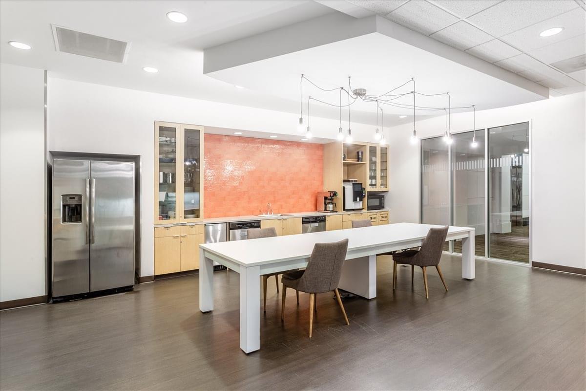 Lighton Tower @ Lighton Plaza, 7500 College Blvd, Executive Hills Office Space - Overland Park