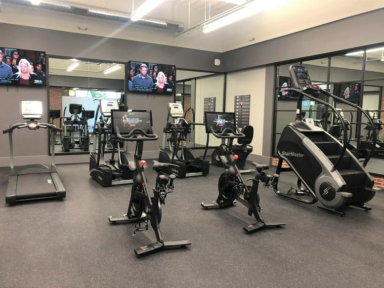 755 West Big Beaver Road, Suite 2020, Top of Troy Office Images