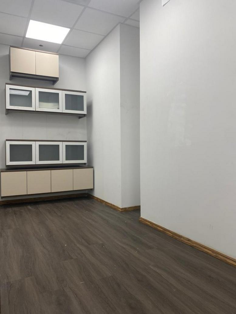 580 5th Avenue, Suite 210 Office Images