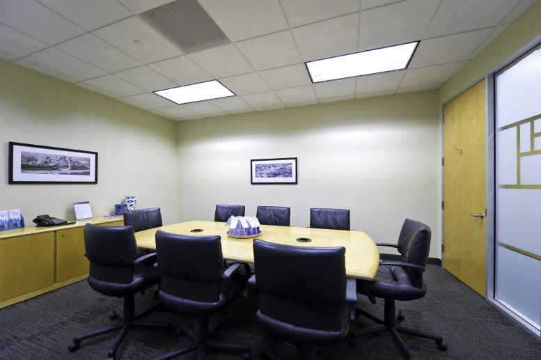 Two Allen Center, 1200 Smith St Office Images